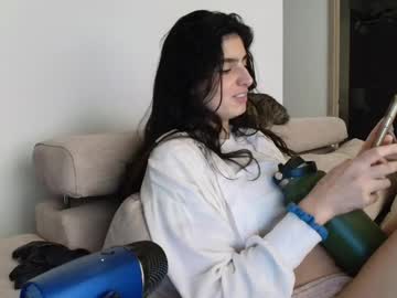Hollyshit_ Chaturbate stream image from October 20, 2025