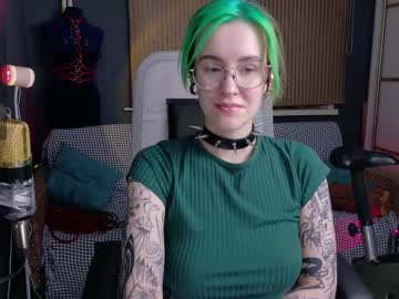 Cumpotikeve Chaturbate stream image from October 20, 2025