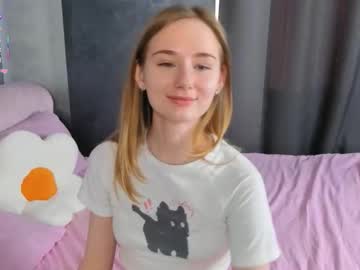 Elvyrose Chaturbate stream image from October 20, 2025