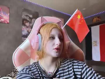 Slyviabuffum Chaturbate stream image from October 20, 2025