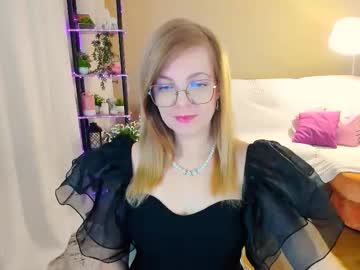 Youruniverser Chaturbate stream image from October 20, 2025