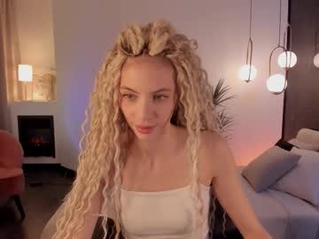 Mia_Silk Chaturbate stream image from October 20, 2025