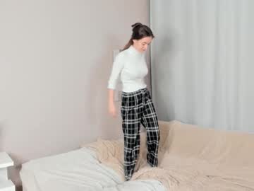 Jeraldinefishell Chaturbate stream image from October 20, 2025