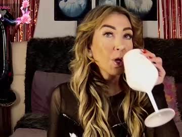 Evelynagrey Chaturbate stream image from October 20, 2025