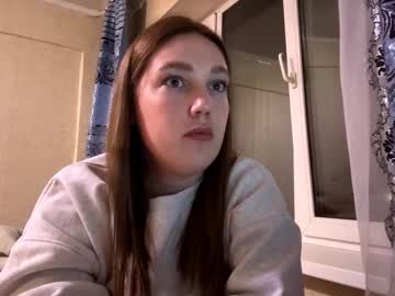 Kellyekusnic Chaturbate stream image from October 20, 2025
