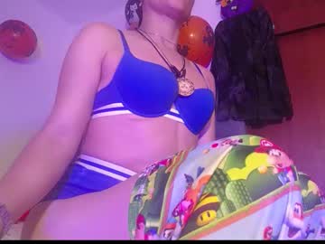 Yinn_Silver Chaturbate stream image from October 20, 2025
