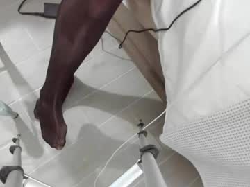 Bluekenyi52 Chaturbate stream image from October 20, 2025