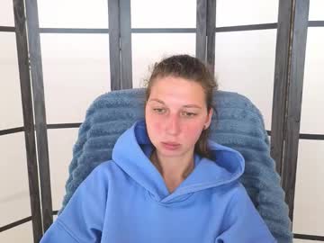 Cuteellii Chaturbate stream image from October 20, 2025