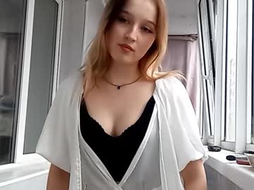 Michelcalderon Chaturbate stream image from October 20, 2025