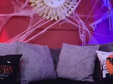 Julieta_Russell Chaturbate stream image from October 20, 2025