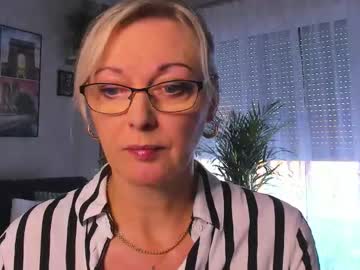 Xvanessalove Chaturbate stream image from October 20, 2025