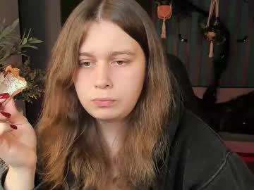 Fioramarmoris Chaturbate stream image from October 20, 2025