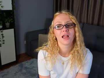 Cleverblond Chaturbate stream image from October 20, 2025