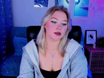 Louisemous Chaturbate stream image from October 20, 2025