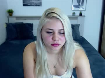 Scarlettblue22 Chaturbate stream image from October 20, 2025