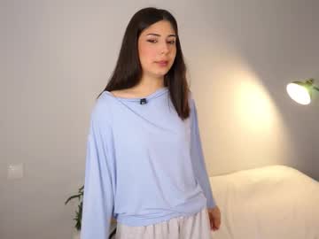 Beverleymonninger Chaturbate stream image from October 20, 2025