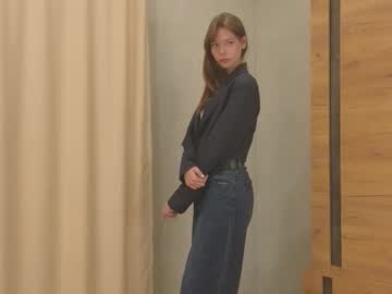 Erosyne Chaturbate stream image from October 20, 2025