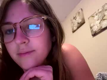 Innocentlilsarah Chaturbate stream image from October 20, 2025