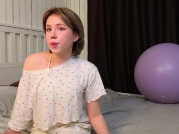 Launakohan Chaturbate stream image from October 20, 2025