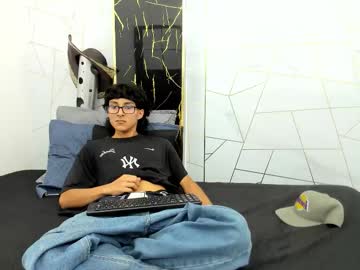Zoro_V Chaturbate stream image from October 20, 2025