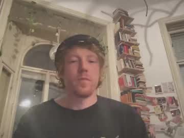 Lilginge1 Chaturbate stream image from October 20, 2025