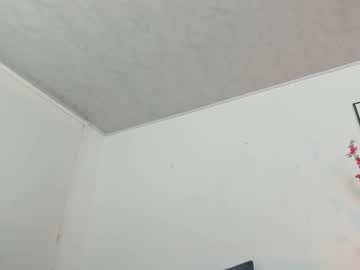 Melaniie_Roussel Chaturbate stream image from October 21, 2025