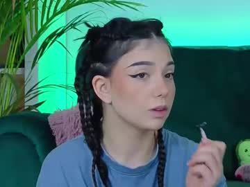 Averywillow Chaturbate stream image from October 21, 2025