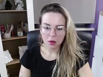 Blackrosezoey Chaturbate stream image from October 21, 2025
