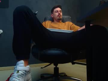 Enzorace Chaturbate stream image from October 21, 2025