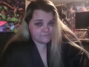 Hazeleyez97 Chaturbate stream image from October 21, 2025