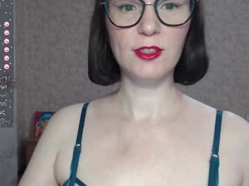 Irenlarasani Chaturbate stream image from October 21, 2025
