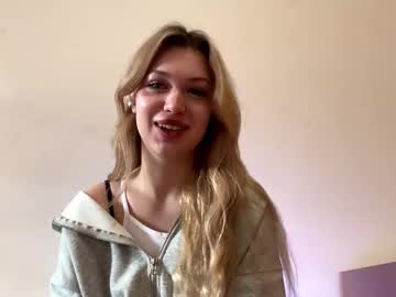Karisawaldon Chaturbate stream image from October 21, 2025