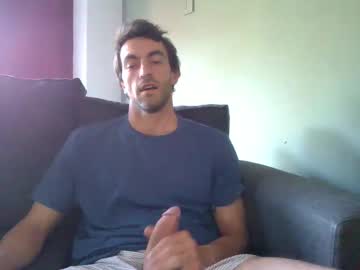 Kitosssss Chaturbate stream image from October 21, 2025