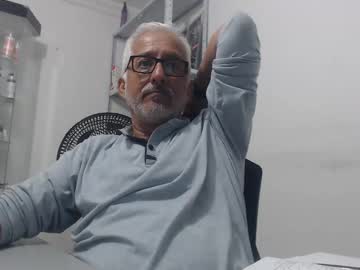 Manolito1024 Chaturbate stream image from October 21, 2025