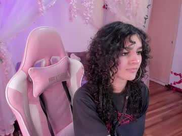 Bunny_Curly Chaturbate stream image from October 21, 2025