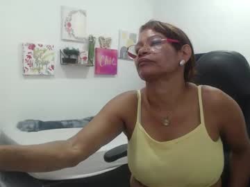 Smilet_Milf Chaturbate stream image from October 21, 2025