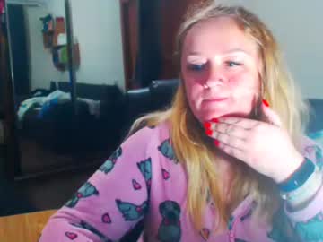 Honeydewmolly stream image from October 21, 2025