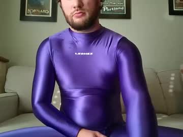 Tightmess Chaturbate stream image from October 21, 2025