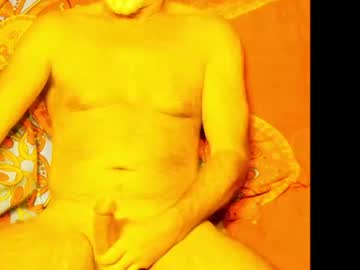 Apude Chaturbate stream image from October 21, 2025