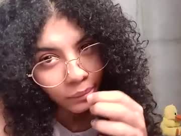 Lucybellea Chaturbate stream image from October 21, 2025
