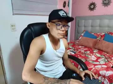 Aron_Big_Big Chaturbate stream image from October 21, 2025