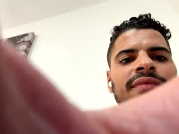 Waveyyguyy Chaturbate stream image from October 21, 2025