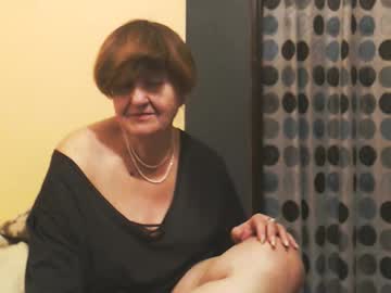 Wildredcat Chaturbate stream image from October 21, 2025