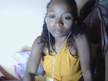 Francine925426 Chaturbate stream image from October 22, 2025