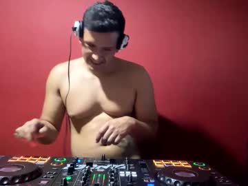 Davidhot111 Chaturbate stream image from October 22, 2025