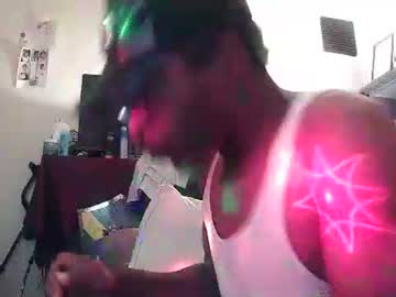 Chris4uall Chaturbate stream image from October 22, 2025