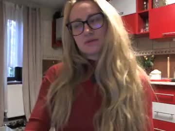 Melly_Rosey Chaturbate stream image from October 22, 2025
