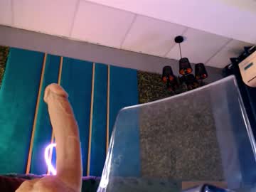 Suzanstacks Chaturbate stream image from October 22, 2025