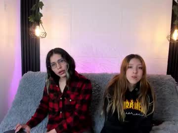 Briarandblair Chaturbate stream image from October 22, 2025