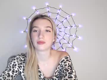 Honeyveil Chaturbate stream image from October 22, 2025